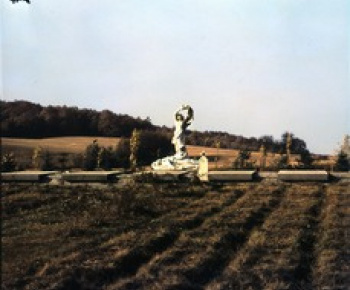 Pamätník obetiam a výstavba cintorína